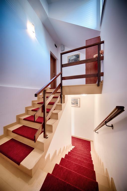 Apartment And Dis Vis